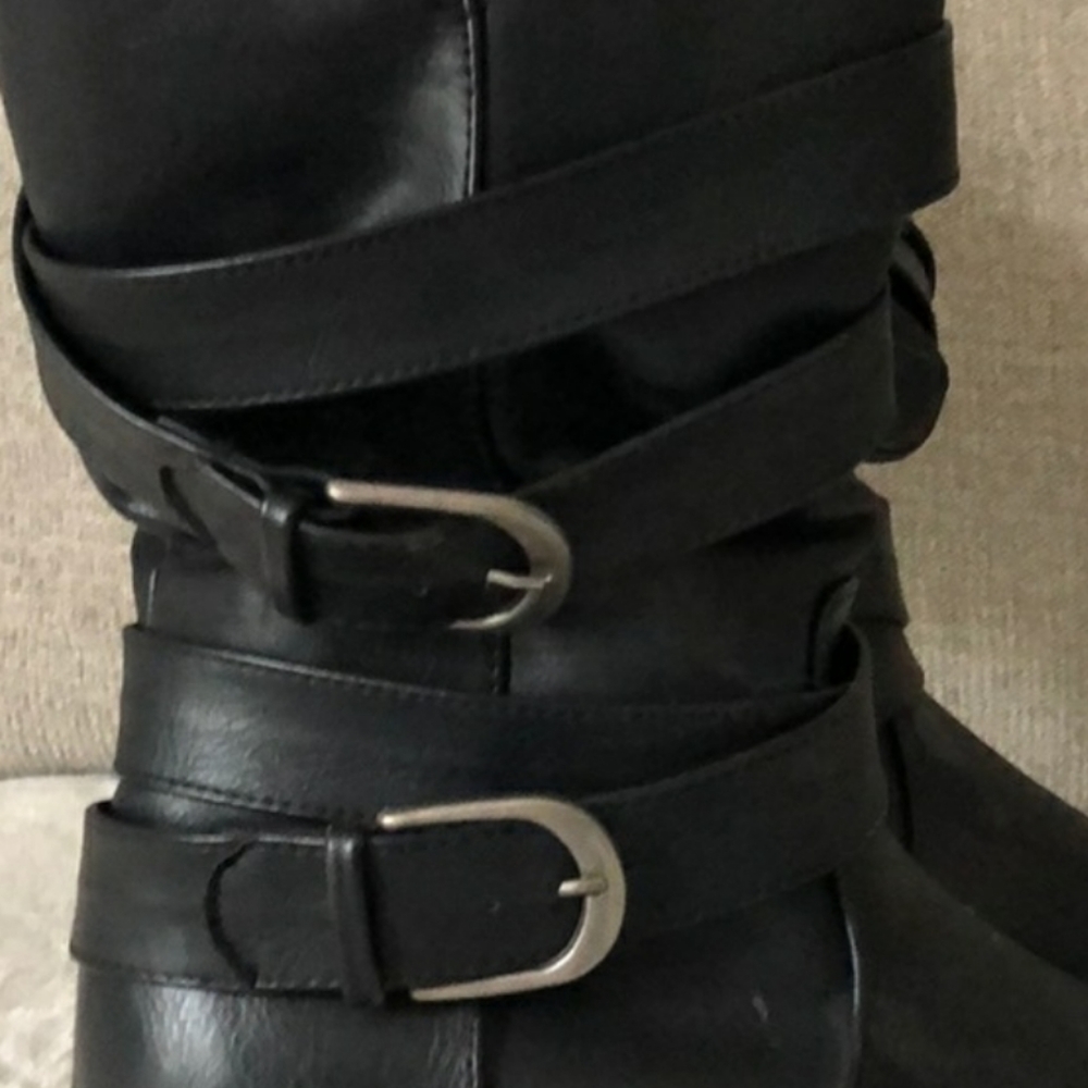 Boots - Picture 3 of 4